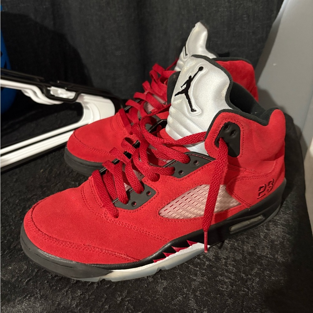 Jordan Retro 5 Raging Bull Men’s 8.5